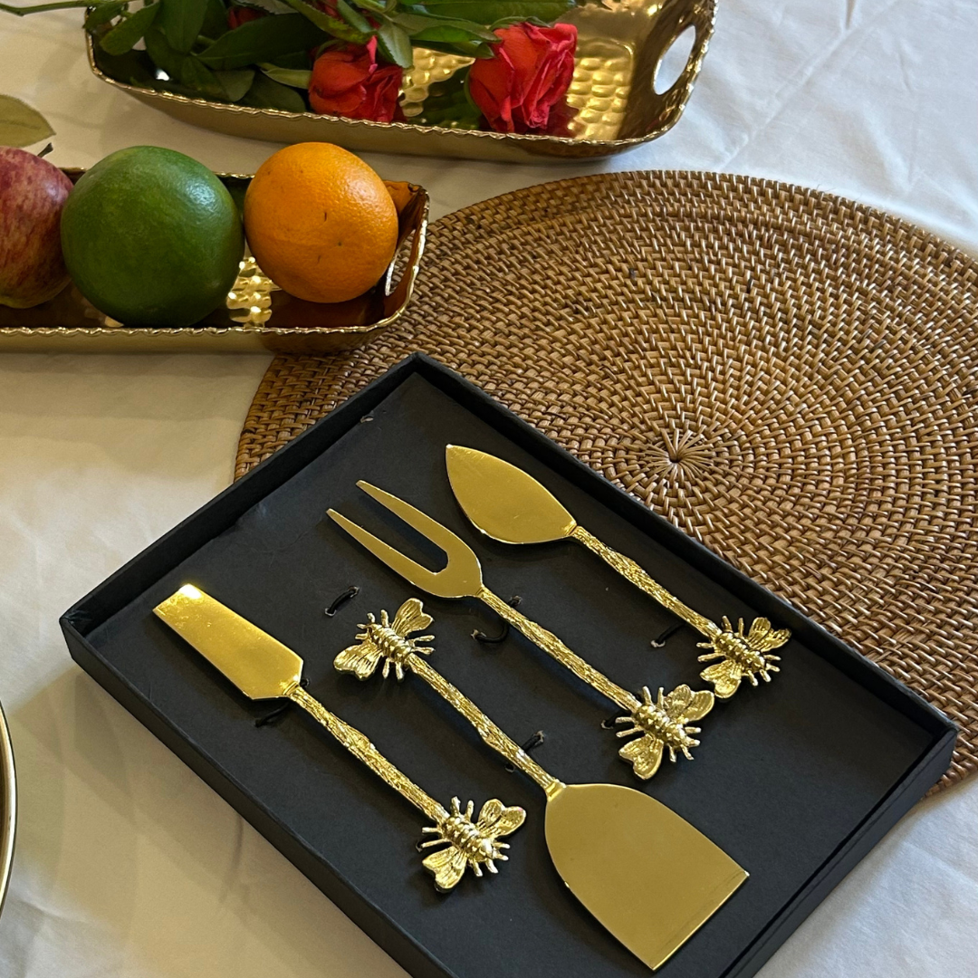 Luxury Gold Cheese Knife Set with Decorative Bee Handles – 4-Piece Gift Set