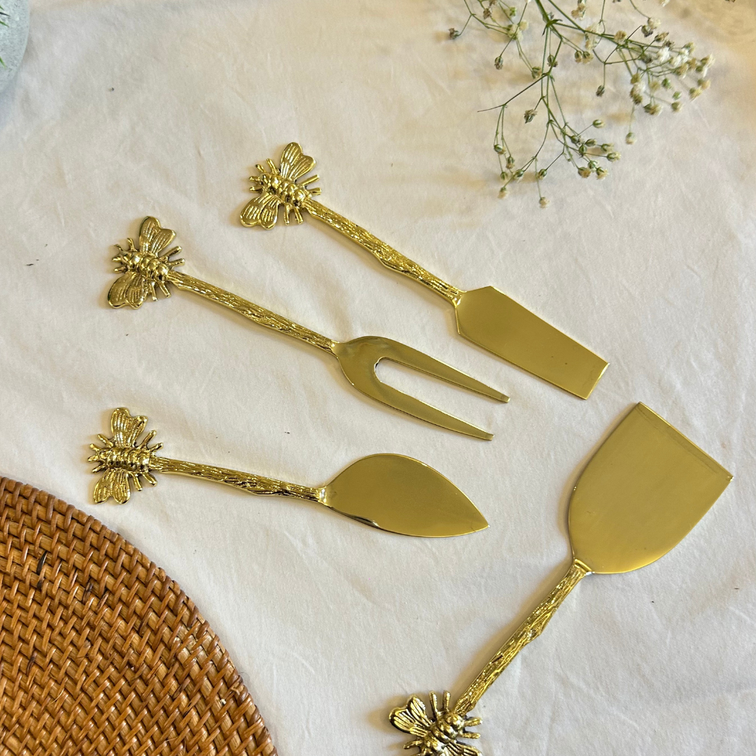 Luxury Gold Cheese Knife Set with Decorative Bee Handles – 4-Piece Gift Set